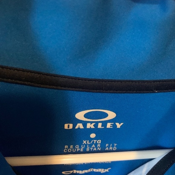 Men’s Oakley shirt - Picture 2 of 3